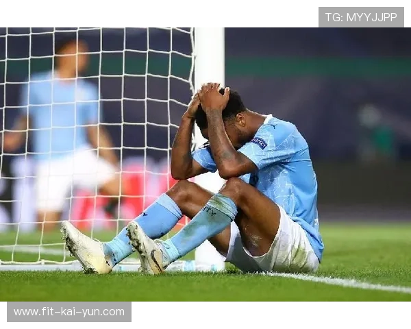 里昂禁区内抢点意识清晰